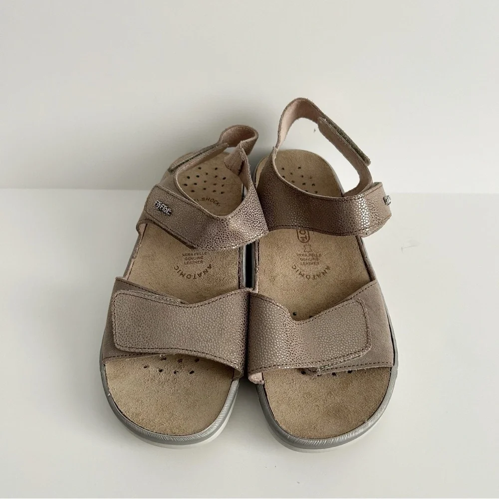 Fly Flot Sandals